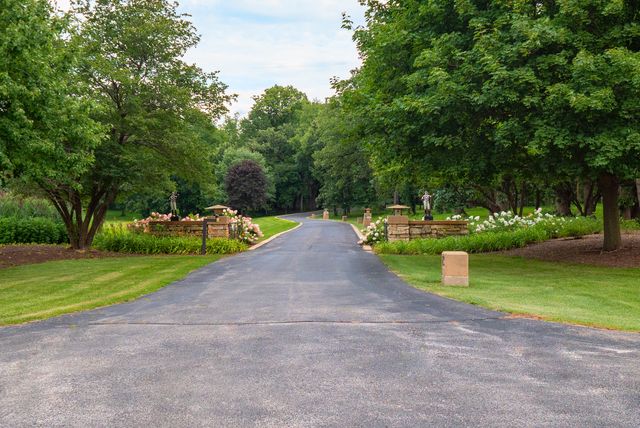 $4,999,000 | 165 Schneider Road, Elburn, IL 60119