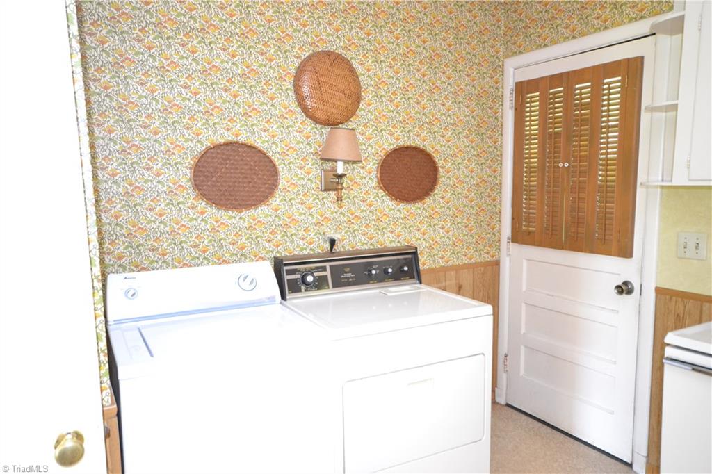 1040 Cliff Road Asheboro, NC 27203 - Photo 8 of 15 Laundry Area