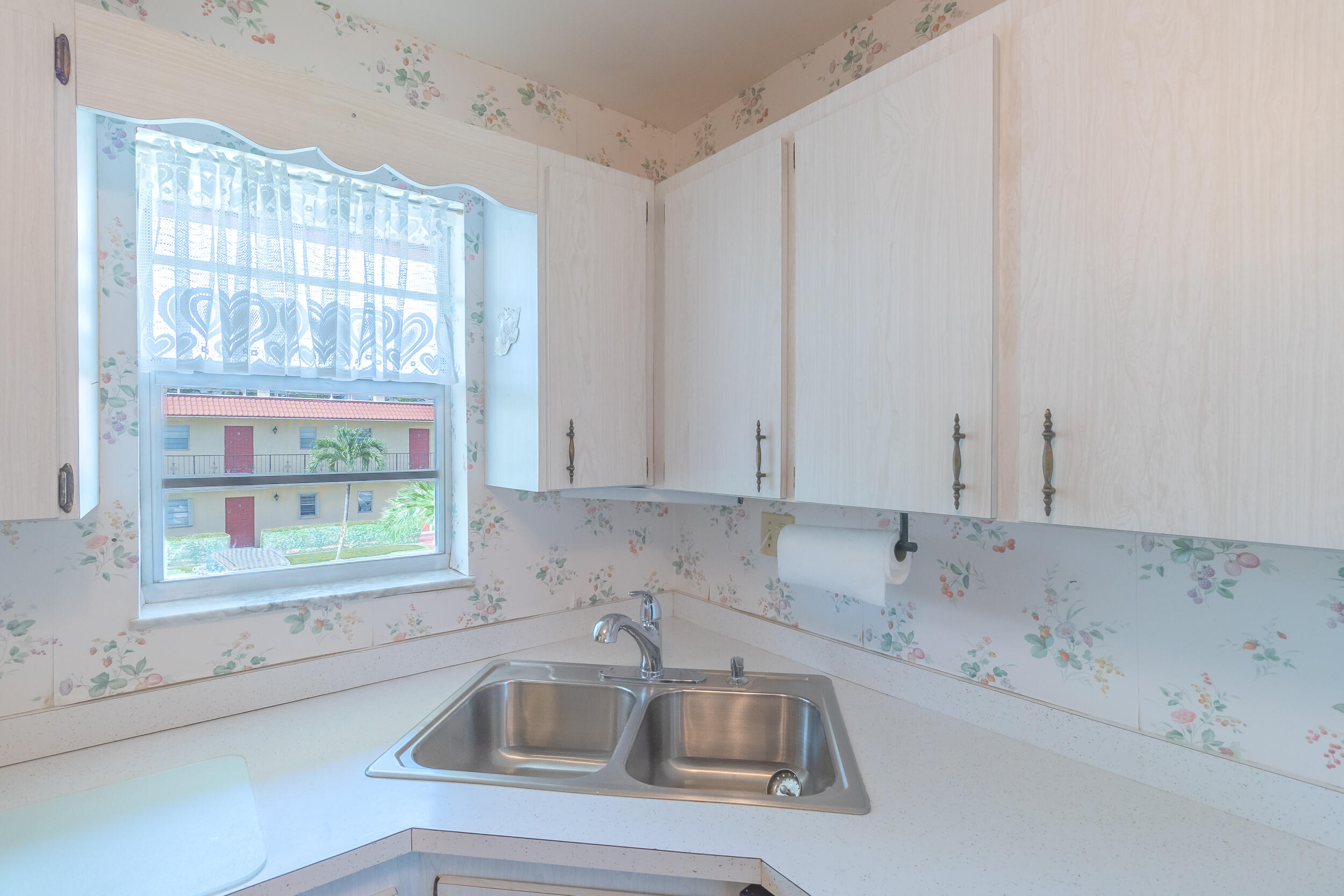 1941 Southwest Palm City Road, Unit 21J Stuart, FL 34994 - Photo 6 of 23 Kitchen
