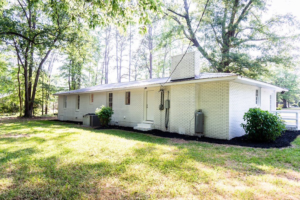 1408 Wilson Bridge Road Ninety Six, SC 29666 - Photo 12 of 13 Gallery Image 12