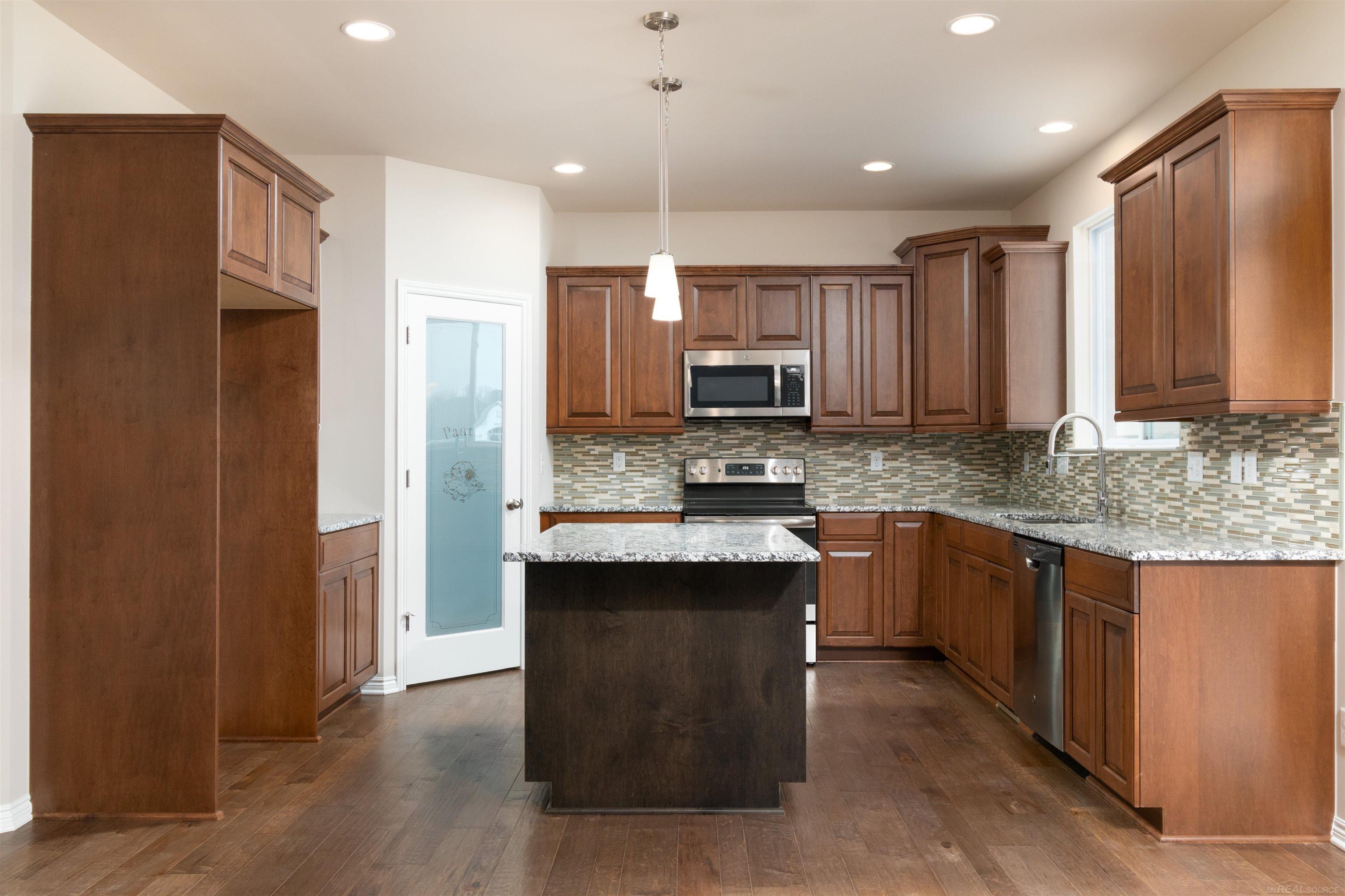 16891 Kentfield Road, Unit 162 Macomb, MI 48044 - Photo 14 of 30