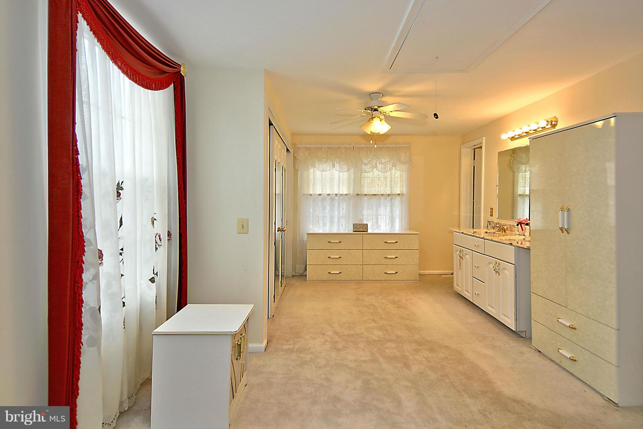 11330 Classical Lane Silver Spring, MD 20901 - Photo 14 of 30 MBR Sitting Room
