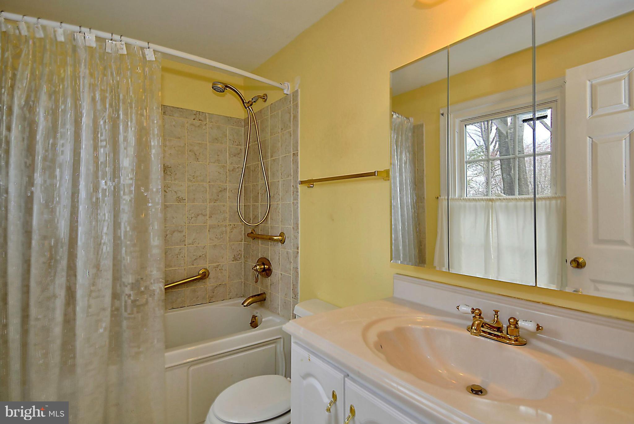 11330 Classical Lane Silver Spring, MD 20901 - Photo 16 of 30 Bath (Master)