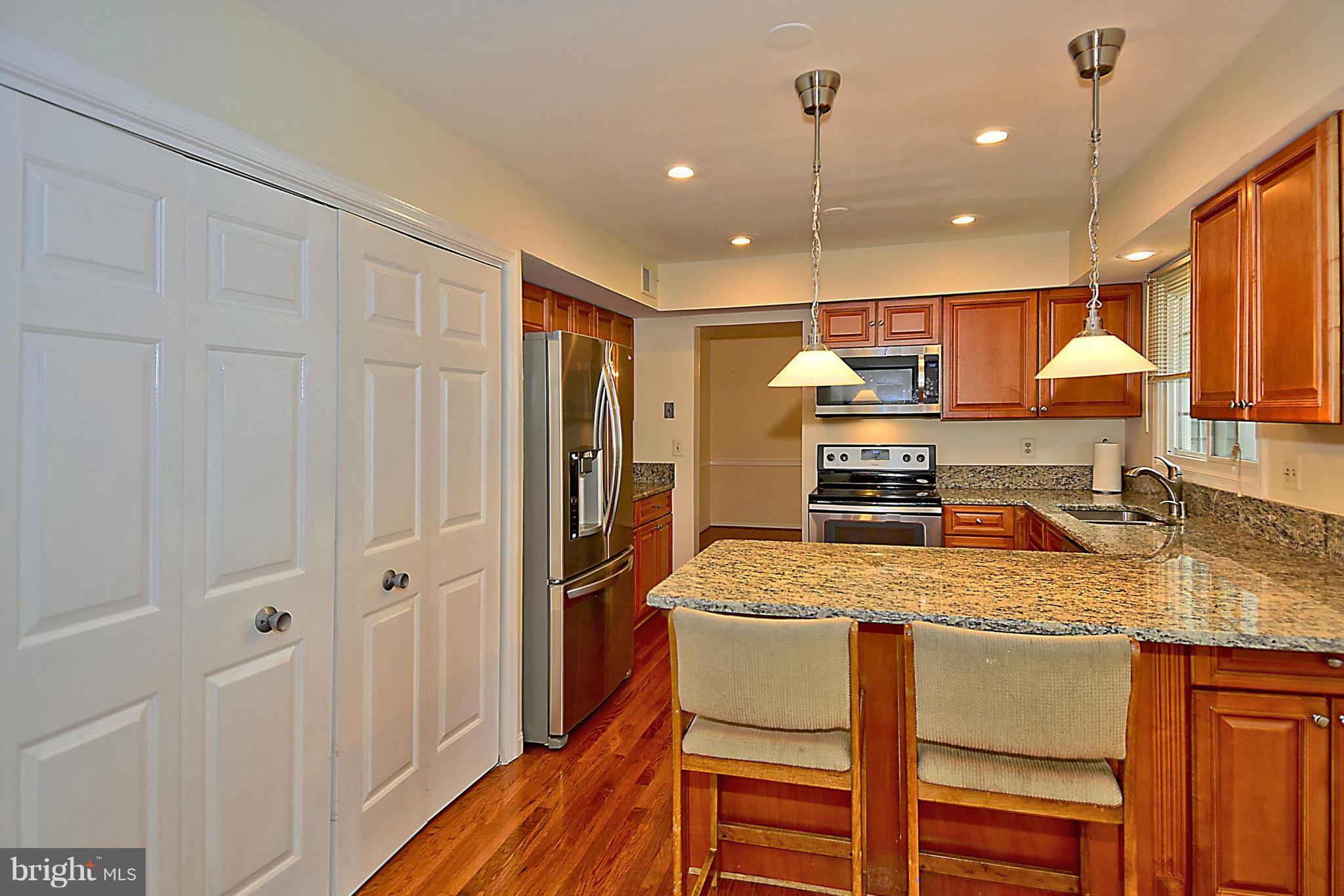 11330 Classical Lane Silver Spring, MD 20901 - Photo 8 of 30 Kitchen Bar