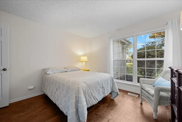 $349,000 | 1320 Georgetown Drive, Batavia, IL 60510