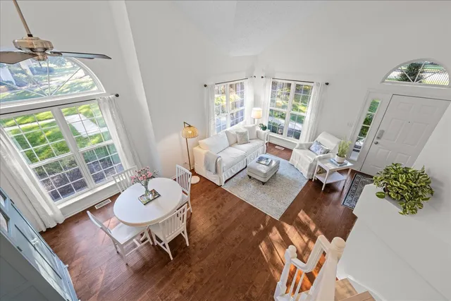 $349,000 | 1320 Georgetown Drive, Batavia, IL 60510