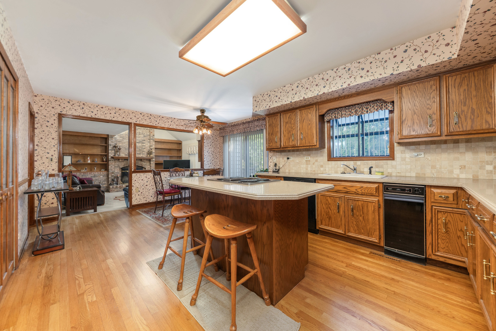904 West Bailey Road Naperville, IL 60565 - Photo 6 of 28