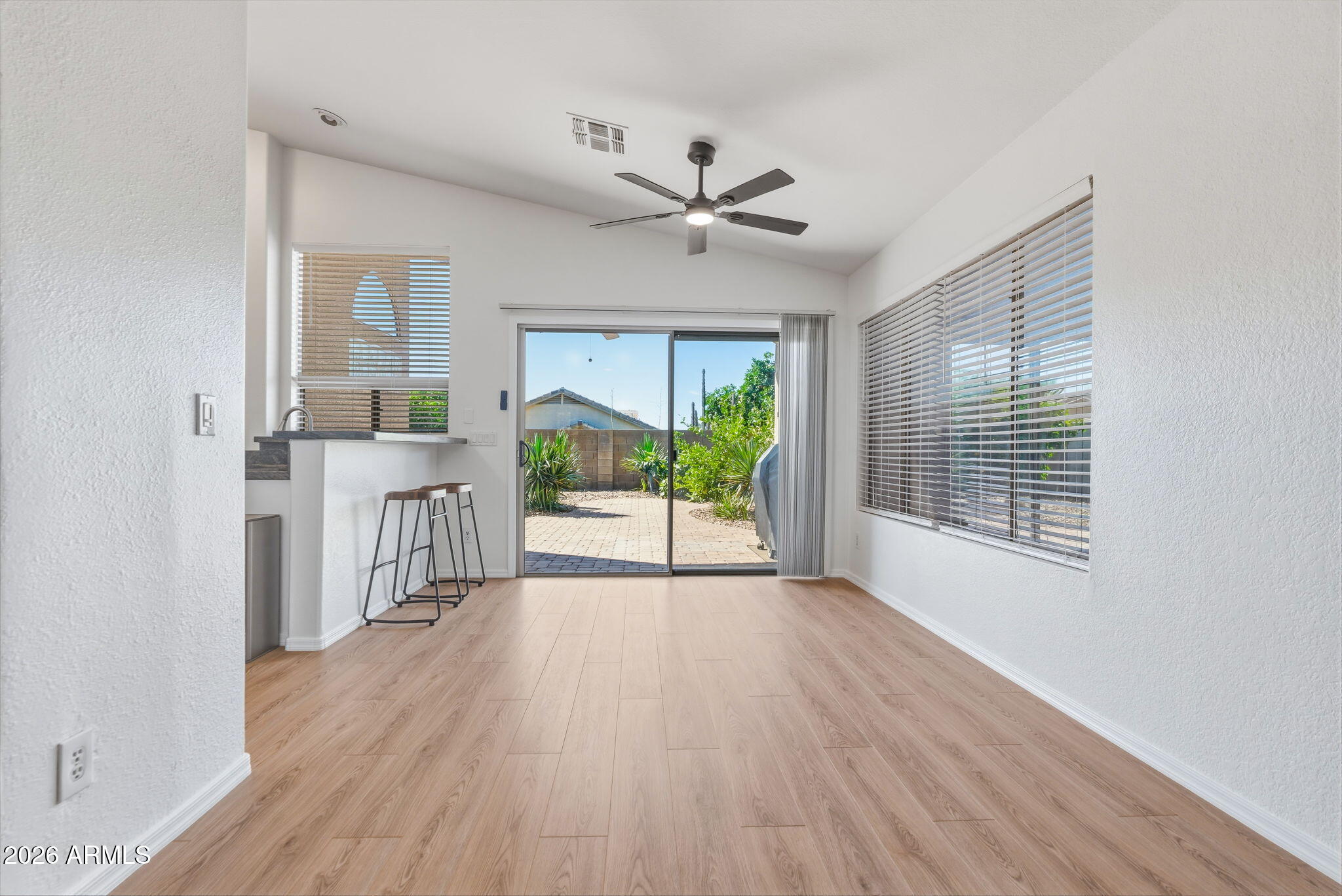 4321 East Rowel Road Phoenix, AZ 85050 - Photo 11 of 38 12-web-or-mls-Exterior-12