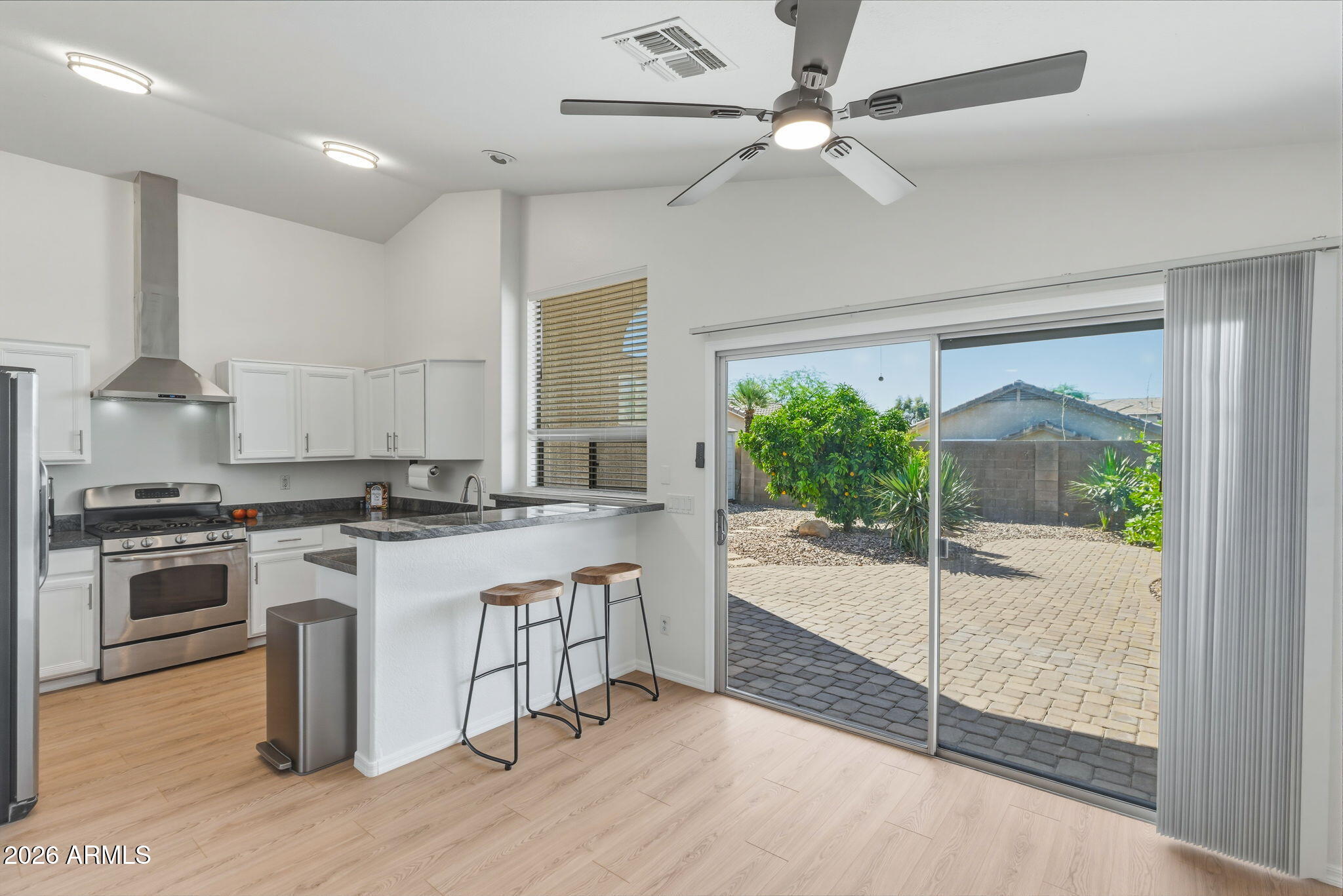 4321 East Rowel Road Phoenix, AZ 85050 - Photo 15 of 38 18-web-or-mls-Exterior-13