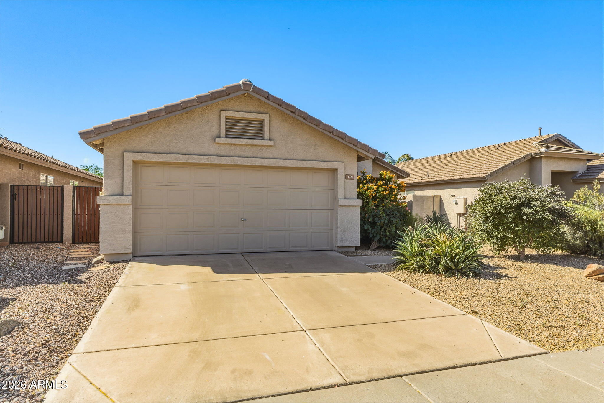 4321 East Rowel Road Phoenix, AZ 85050 - Photo 2 of 38 3-web-or-mls-Done-9