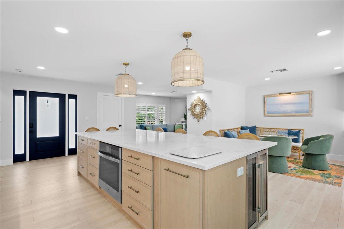 230 Pine Terrace West Palm Beach, FL 33405 - Photo 14 of 29 19-LUX_1534