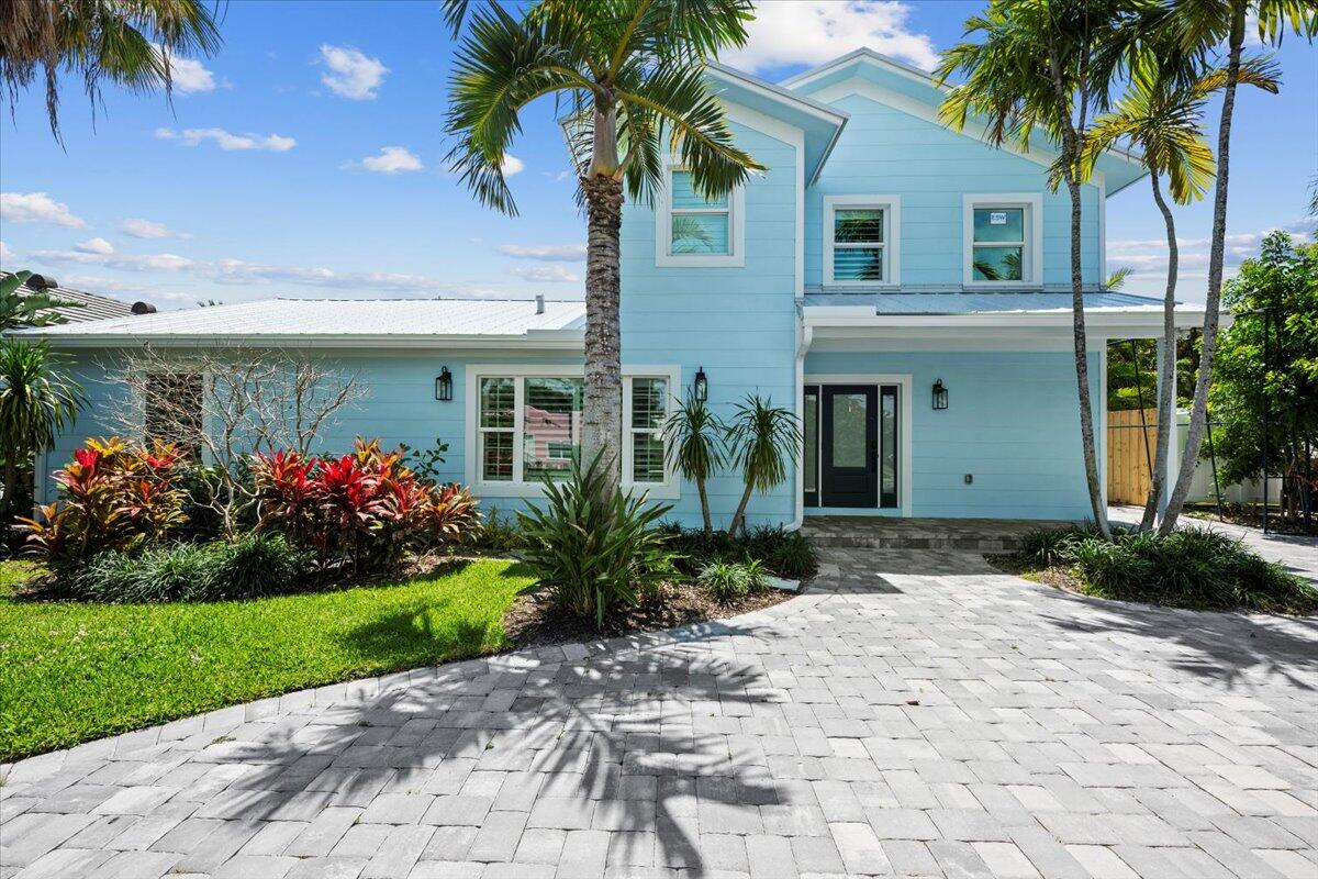 230 Pine Terrace West Palm Beach, FL 33405 - Photo 2 of 29 02-LUX_1444