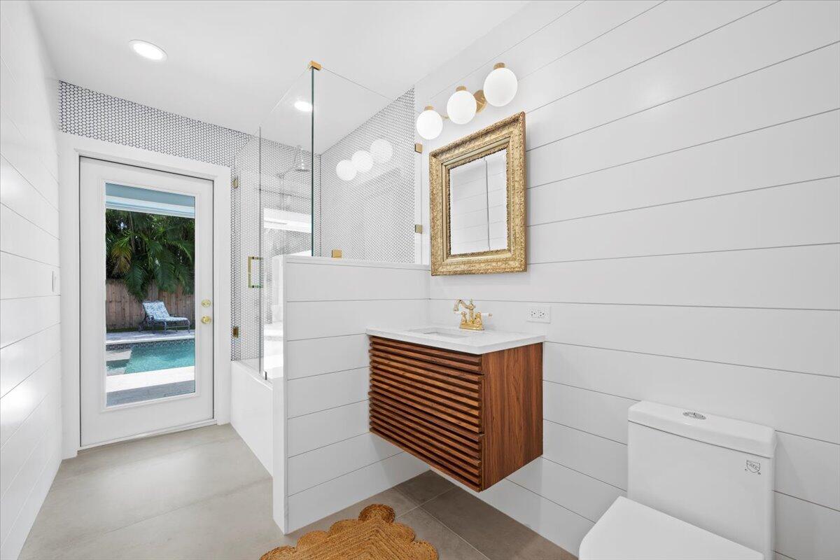 230 Pine Terrace West Palm Beach, FL 33405 - Photo 21 of 29 23-LUX_1569