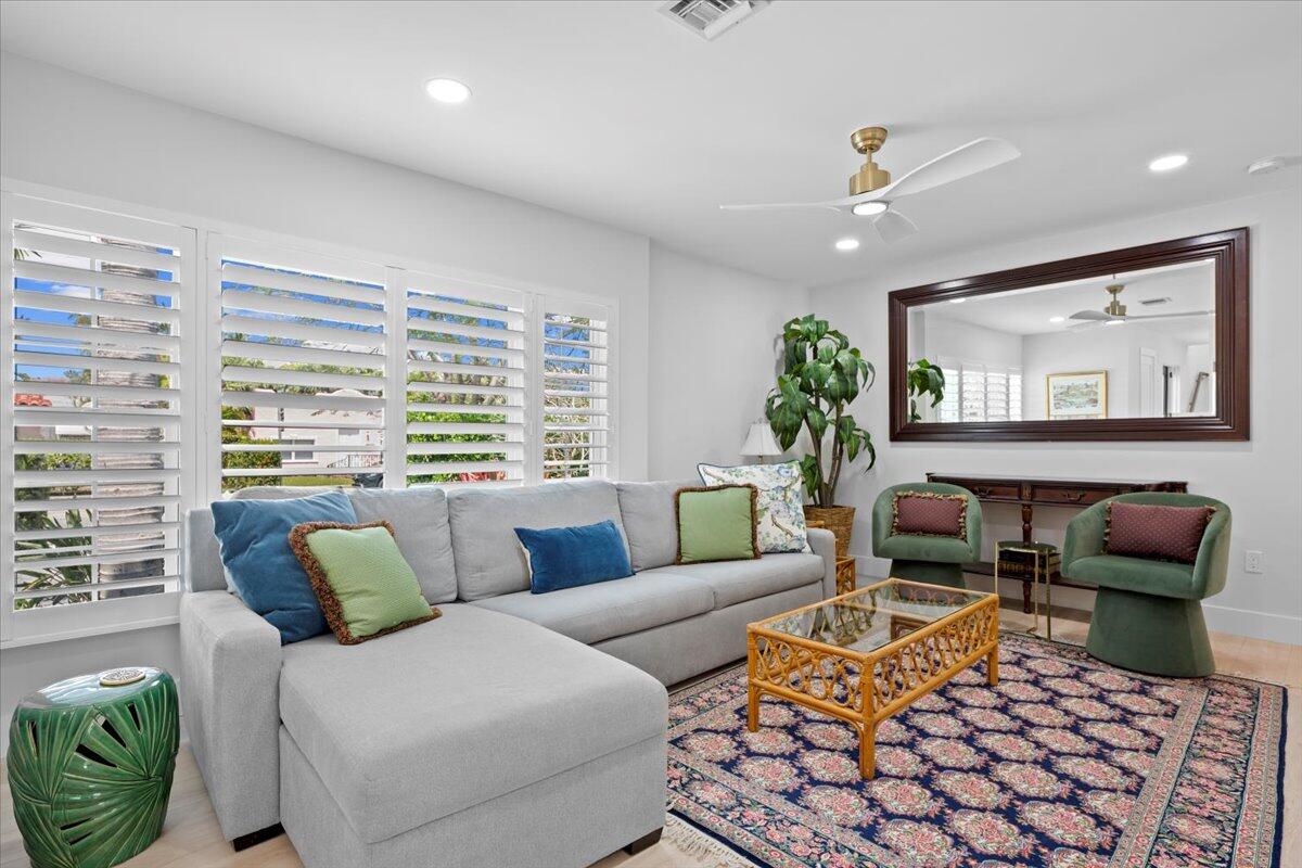 230 Pine Terrace West Palm Beach, FL 33405 - Photo 8 of 29 14-LUX_1514