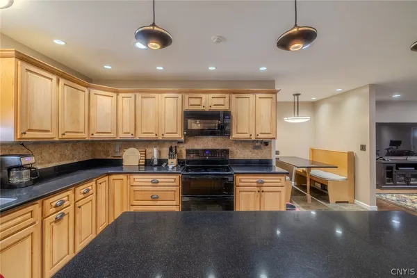 $449,500 | 334 Highway 49, Constantia, NY 13042