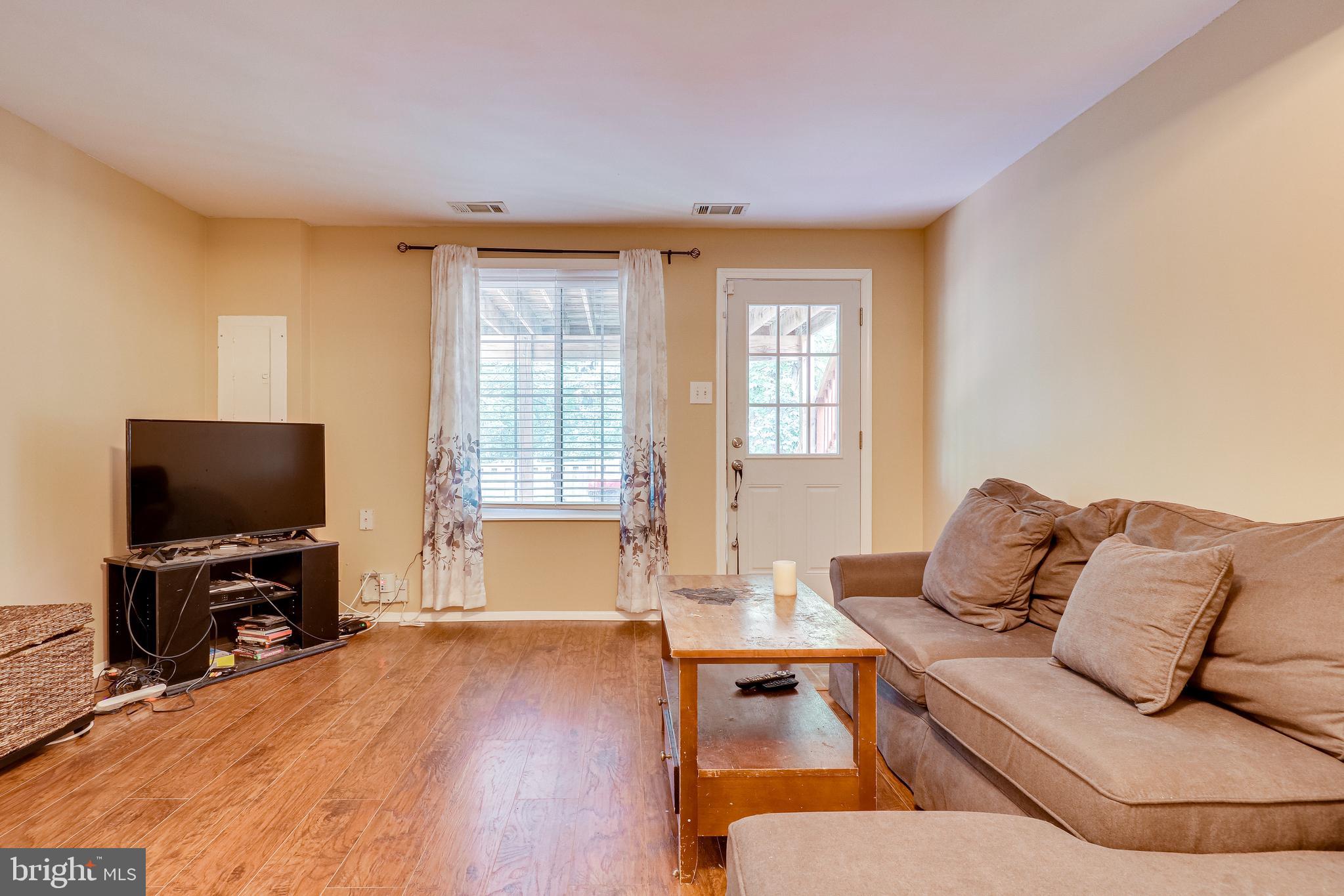 8024 Grandview Court Springfield, VA 22153 - Photo 21 of 25 Gallery Image 21