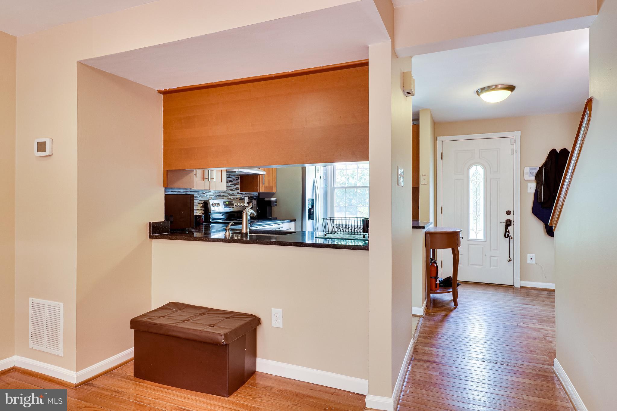 8024 Grandview Court Springfield, VA 22153 - Photo 8 of 25 Gallery Image 8