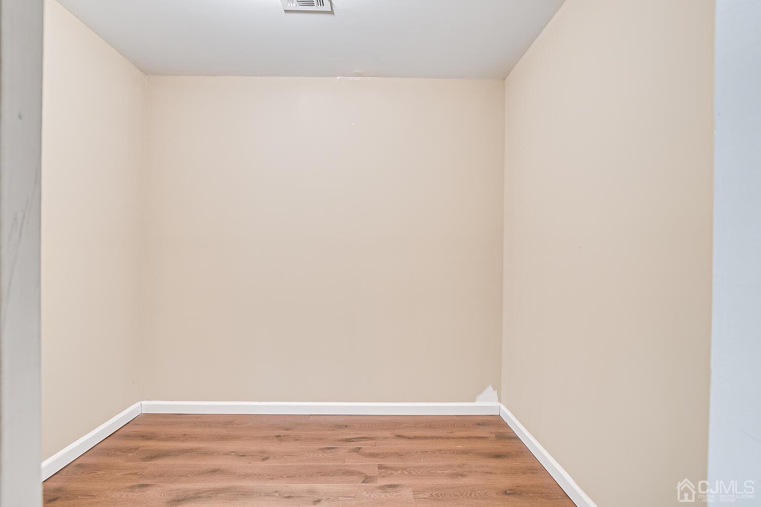 1 Lynnwood Road Edison, NJ 08820 - Photo 31 of 41 a view of a small space