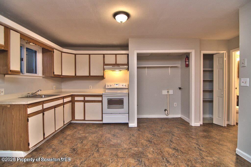 1418 North Main Avenue Scranton, PA 18508 - Photo 7 of 21 20250316235722292301000000-o