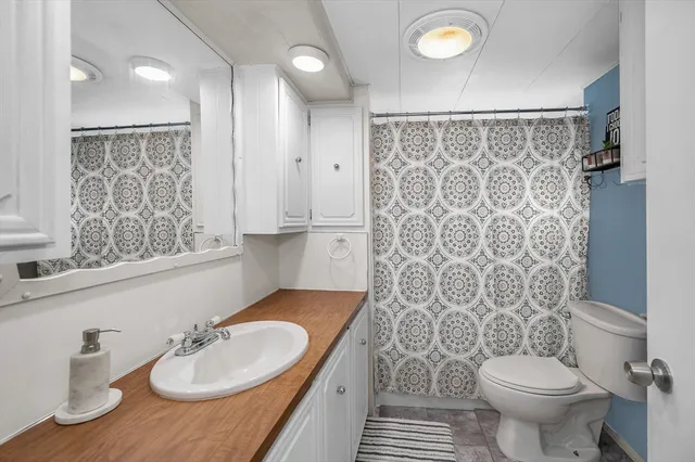 $139,000 | 8 F Street, Merrimac, MA 01860