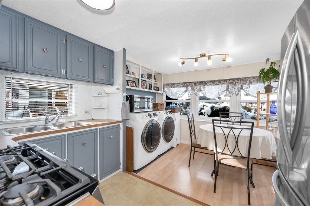 8 F Street Merrimac, MA 01860 - Photo 5 of 31