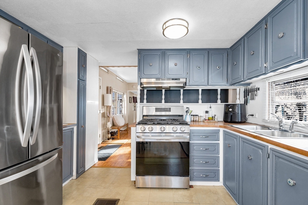 8 F Street Merrimac, MA 01860 - Photo 7 of 31