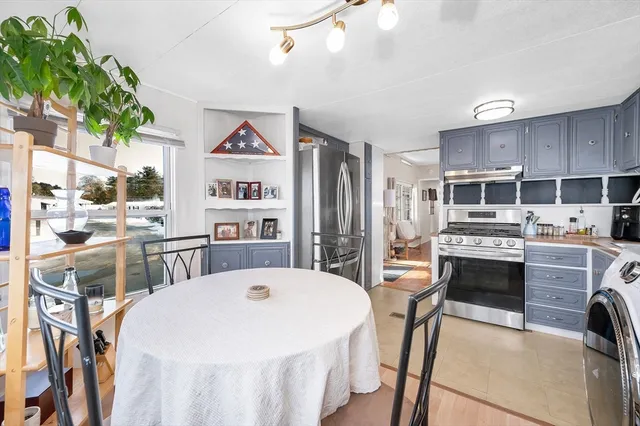 $139,000 | 8 F Street, Merrimac, MA 01860