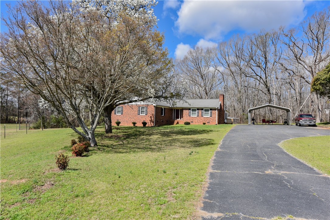 202 Wilton Road Abbeville, SC 29620 - Photo 1 of 35