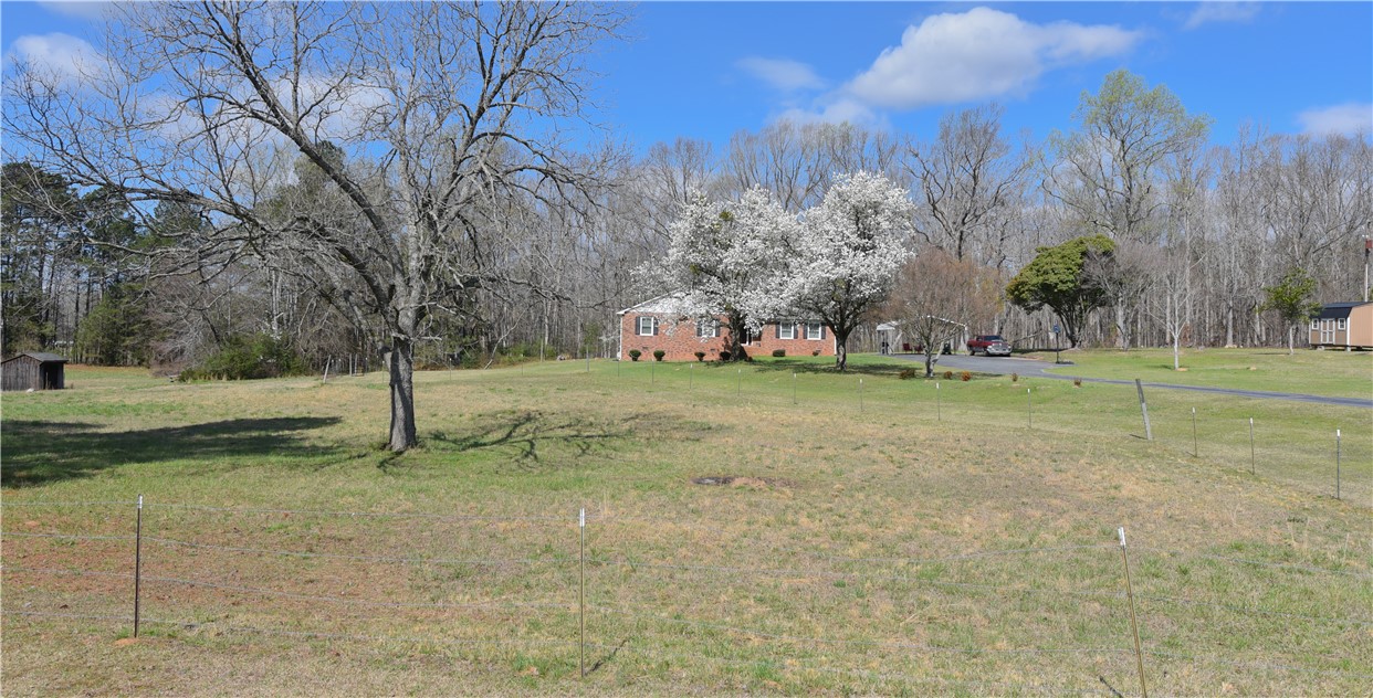 202 Wilton Road Abbeville, SC 29620 - Photo 5 of 35