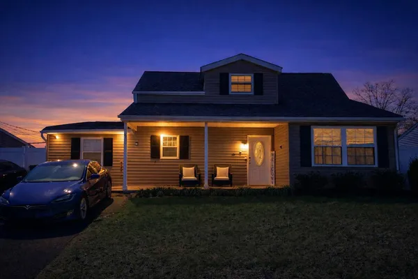 $450,000 | 37 River Lane, Levittown, PA 19055