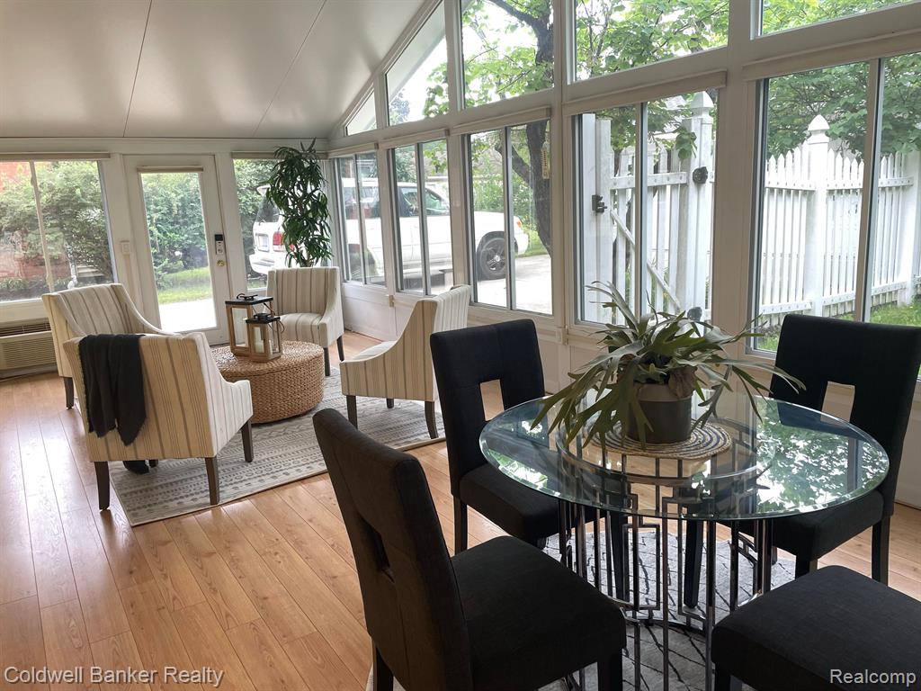 567 South Cranbrook Cross Road Bloomfield Hills, MI 48301 - Photo 16 of 35