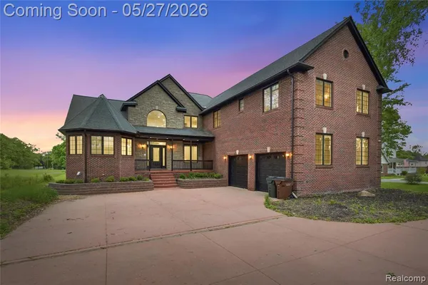$889,900 | 46500 Ryan Road, Utica, MI 48317