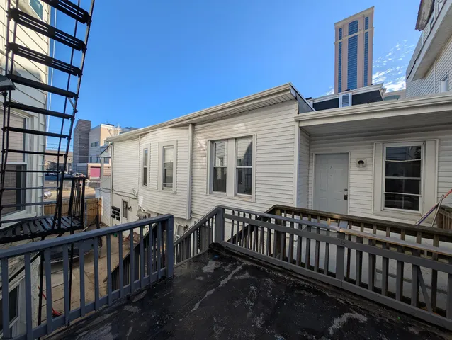 $1,290 | 16 North Iowa Avenue, Unit 3, Atlantic City, NJ 08401