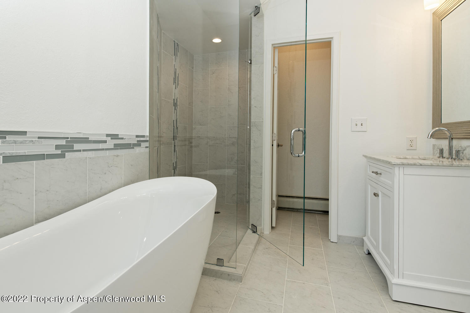 19 Pine Ridge Road Basalt, CO 81621 - Photo 11 of 16 a bathroom with a bathtub and a sink