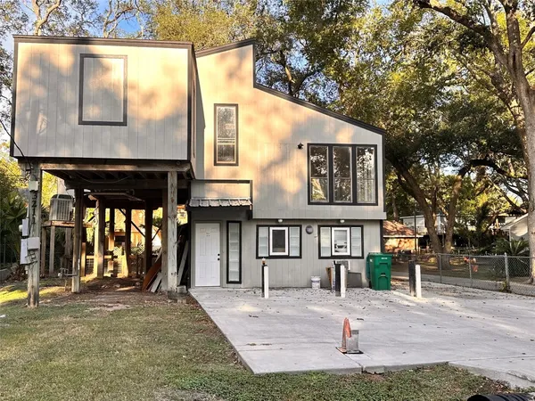 $1,675 | 3211 Keller Street, Bacliff, TX 77518