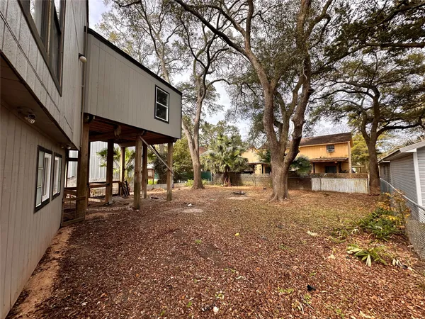 $1,675 | 3211 Keller Street, Bacliff, TX 77518