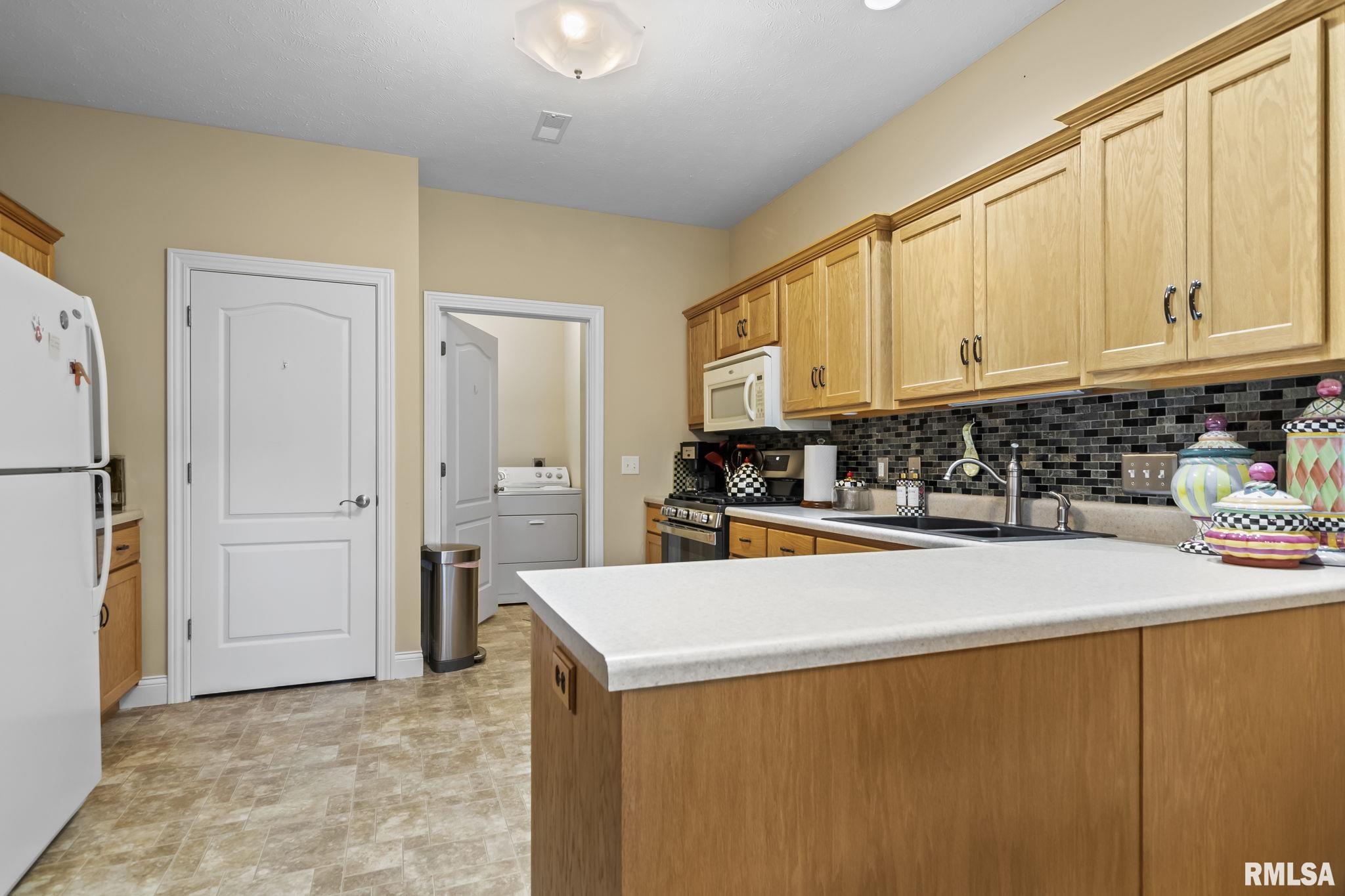 3428 Pinyon Drive Springfield, IL 62711 - Photo 11 of 26 Gallery Image 11