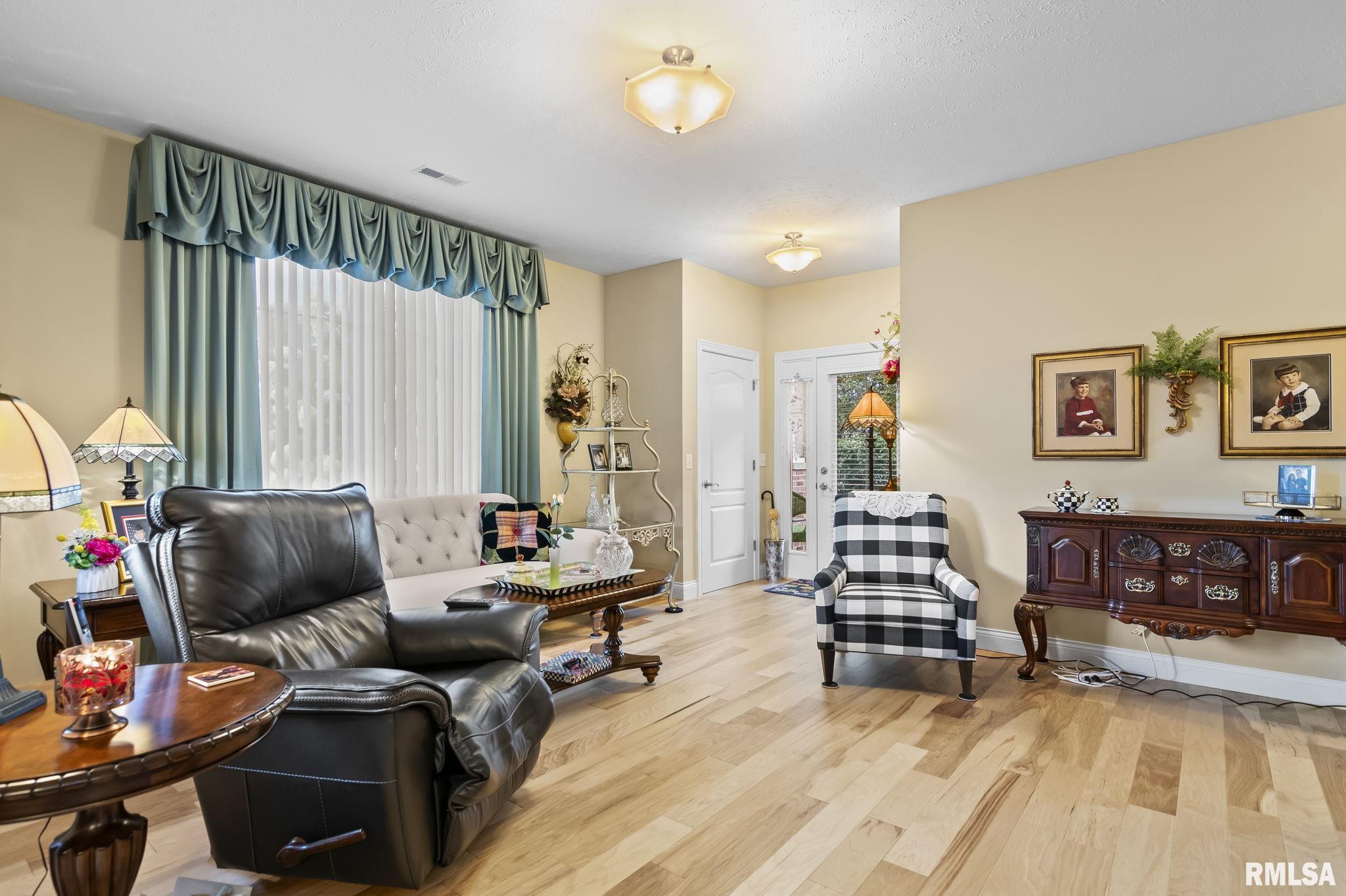 3428 Pinyon Drive Springfield, IL 62711 - Photo 4 of 26 Gallery Image 4