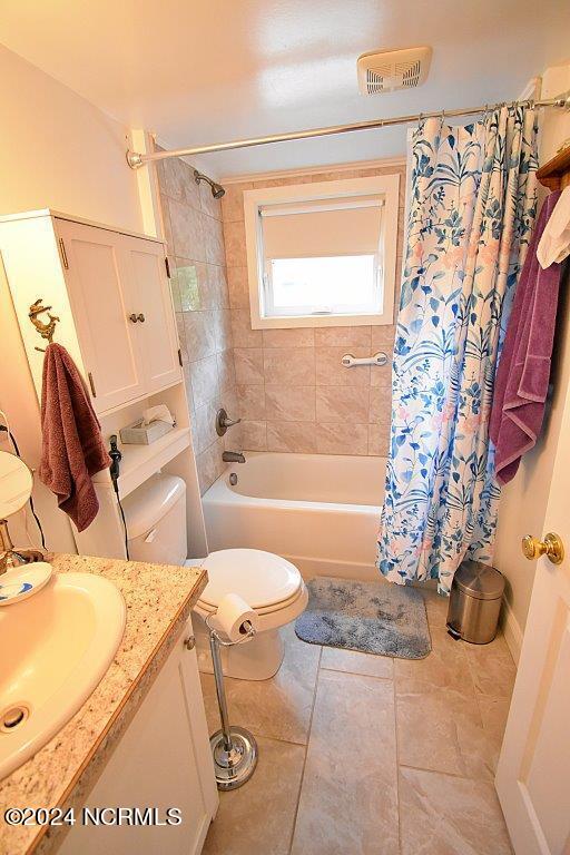 228 Linden Street, Unit A New Bern, NC 28560 - Photo 10 of 12 Hall Bathroom