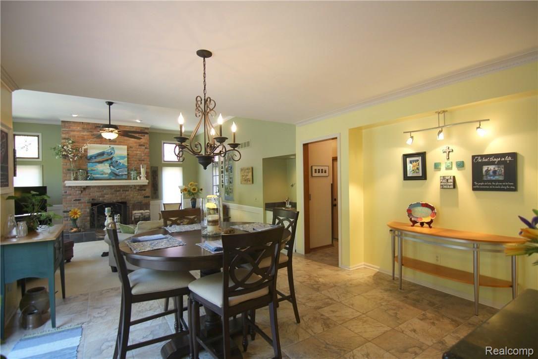 2506 Ulster Road Rochester, MI 48309 - Photo 14 of 34 Ulster Rd Kitchen 4.jpg