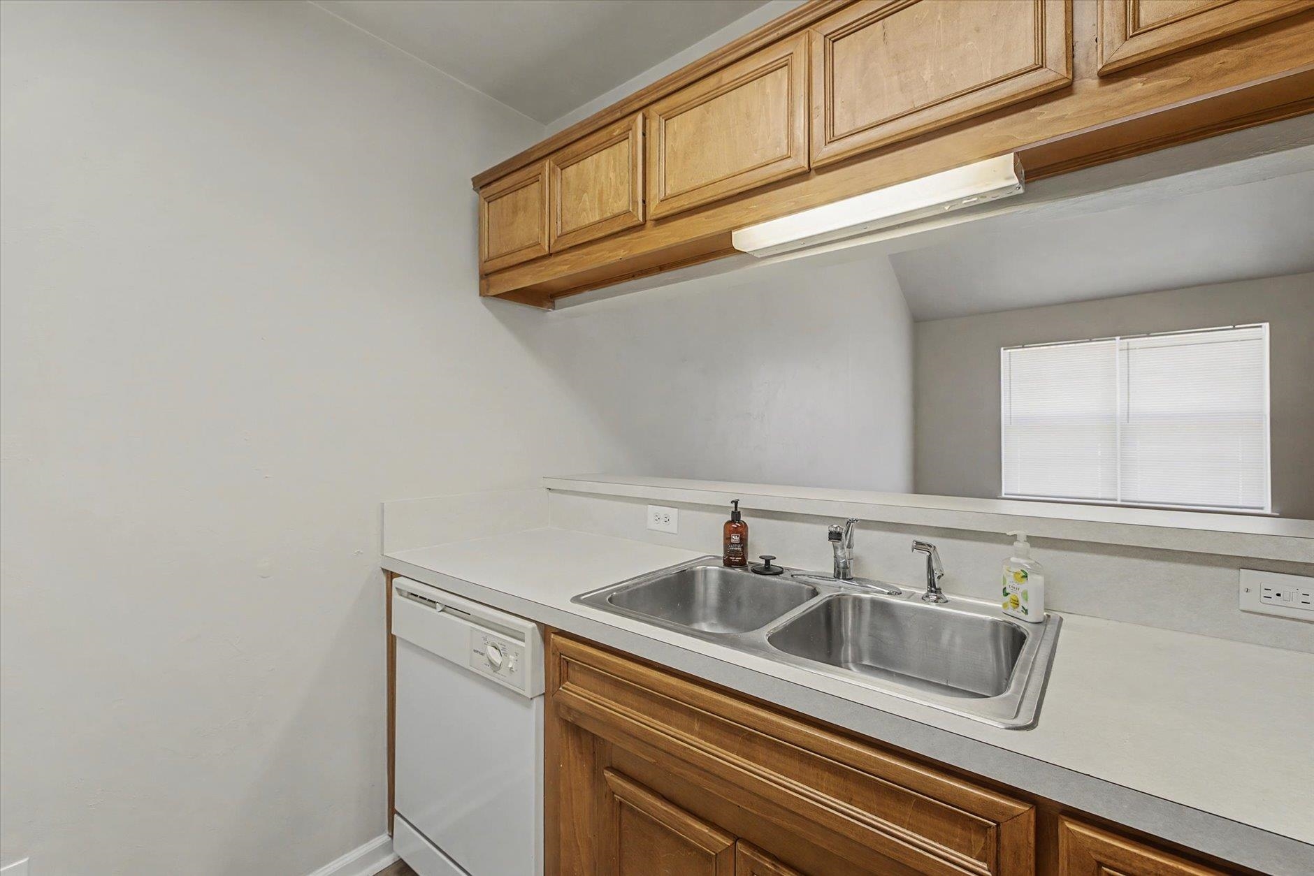 2525 Hartsfield Road, Unit 20 Tallahassee, FL 32303 - Photo 23 of 40