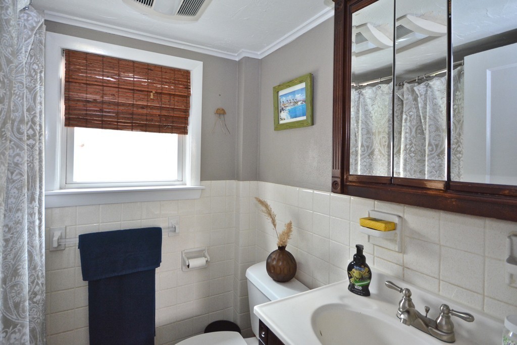 18 Wilson Road Marion, MA 02738 - Photo 9 of 18 Gallery Image 9