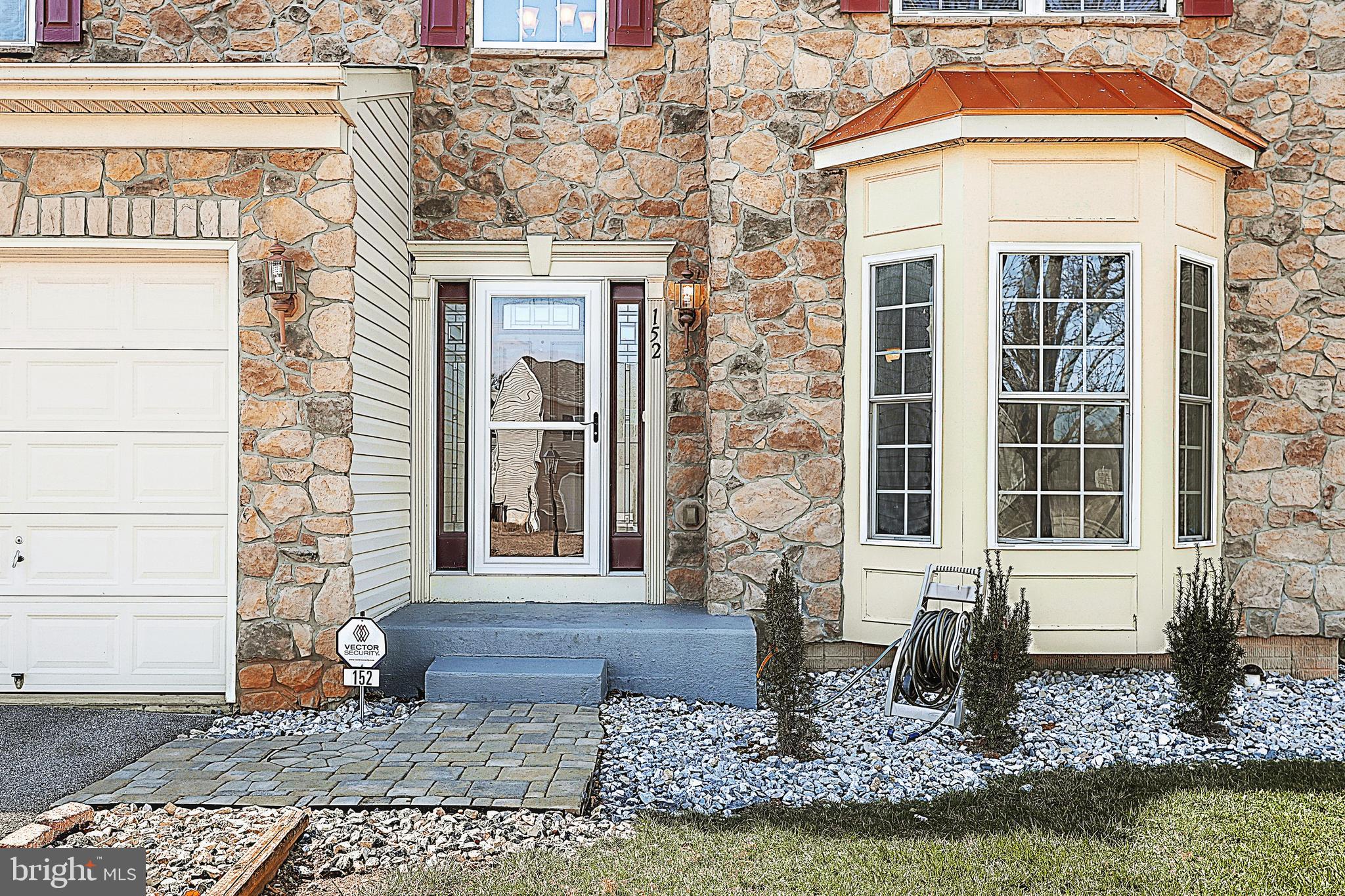 152 Valley View Circle York, PA 17408 - Photo 3 of 39