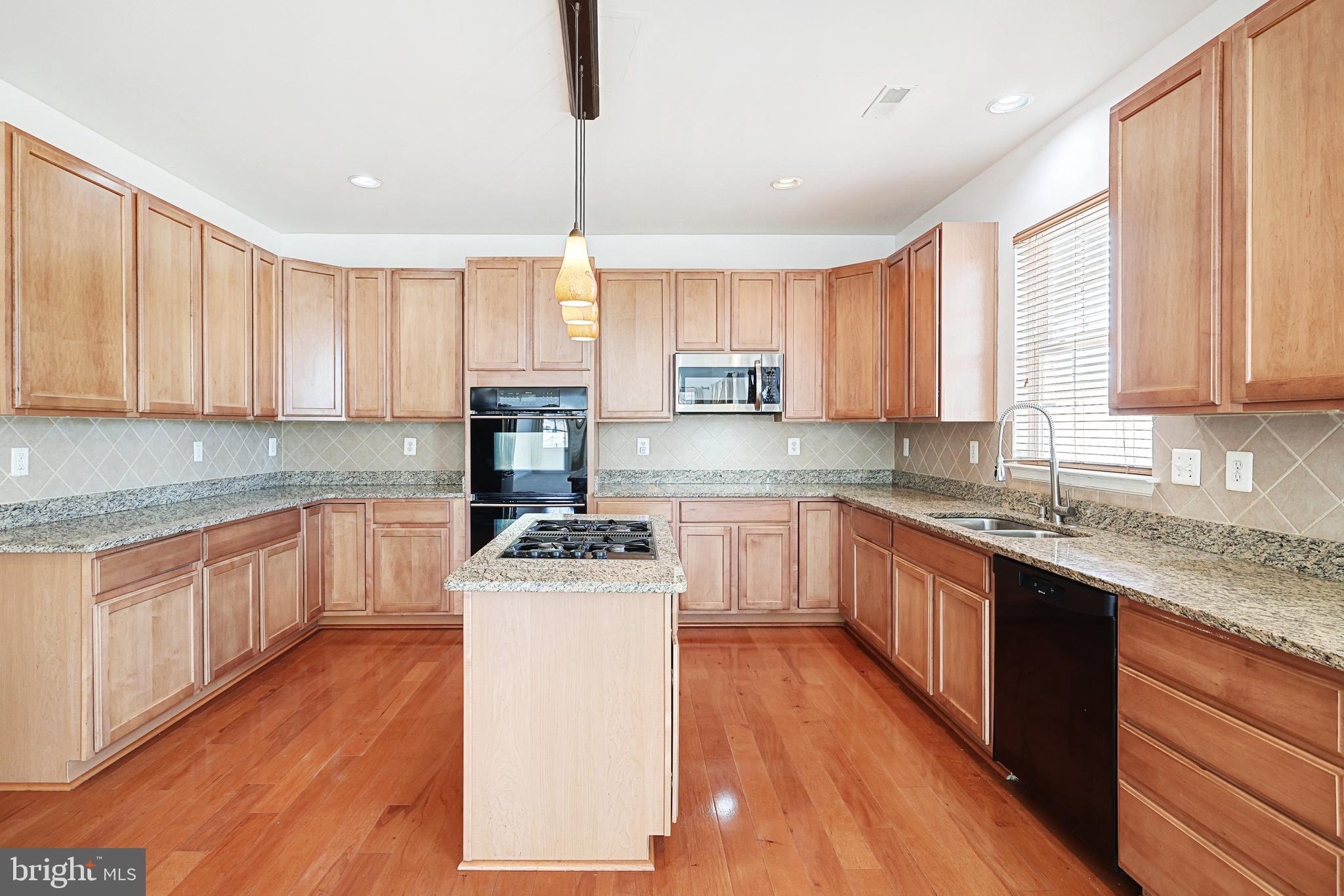 152 Valley View Circle York, PA 17408 - Photo 6 of 39