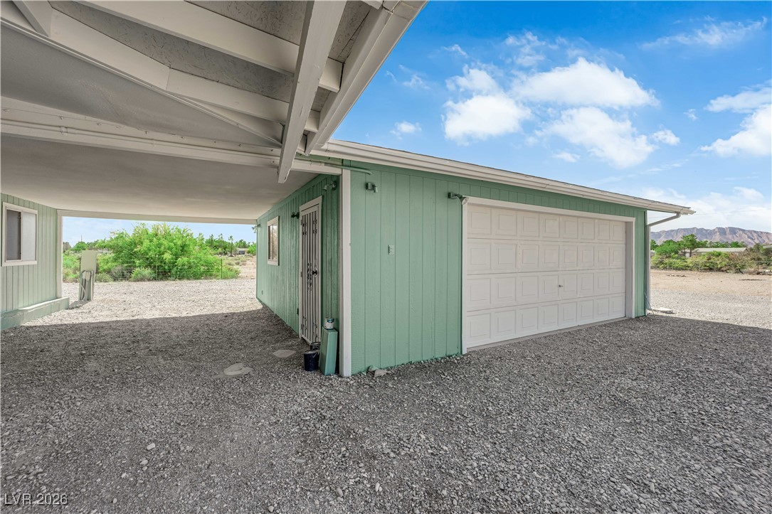 5550 Vicki Ann Road Pahrump, NV 89048 - Photo 13 of 44 View of garage