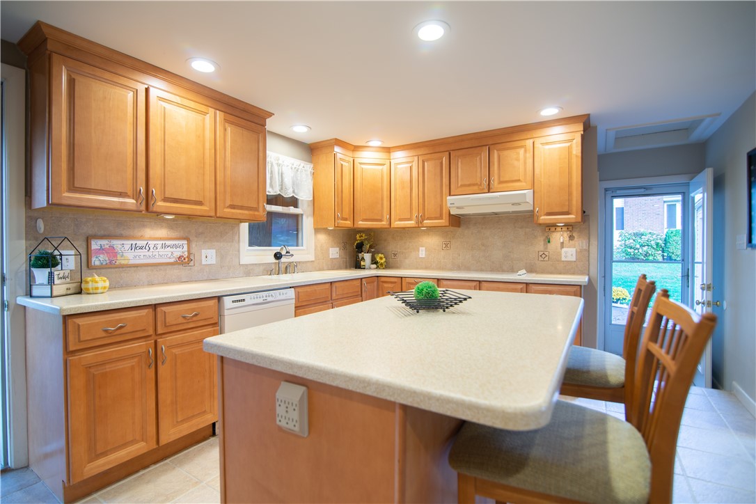 31 Park Forest Road Cranston, RI 02920 - Photo 7 of 50 Gallery Image 7