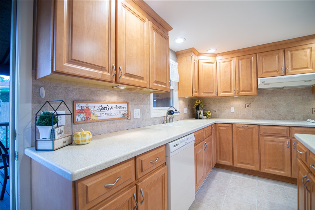 31 Park Forest Road Cranston, RI 02920 - Photo 8 of 50 Gallery Image 8