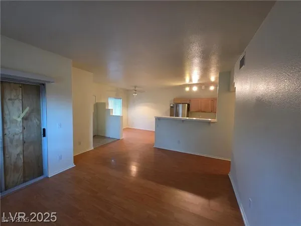 $209,900 | 2110 Los Feliz Street, Unit 1007, Las Vegas, NV 89156