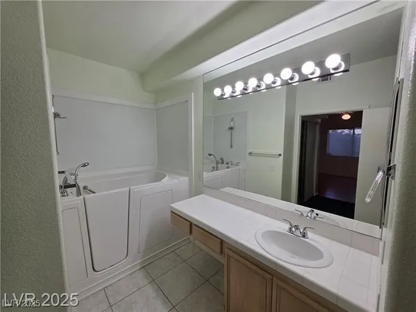 $209,900 | 2110 Los Feliz Street, Unit 1007, Las Vegas, NV 89156