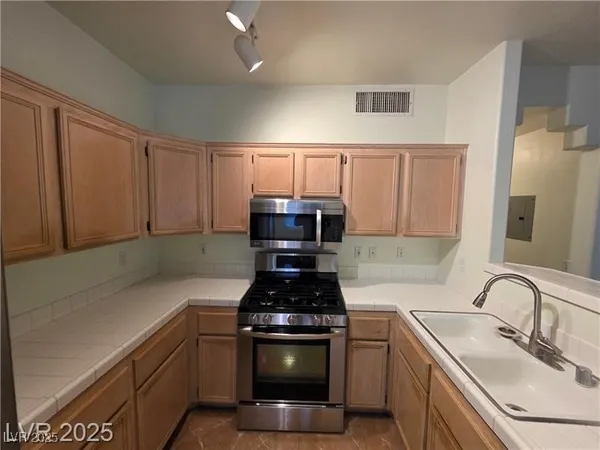 $209,900 | 2110 Los Feliz Street, Unit 1007, Las Vegas, NV 89156